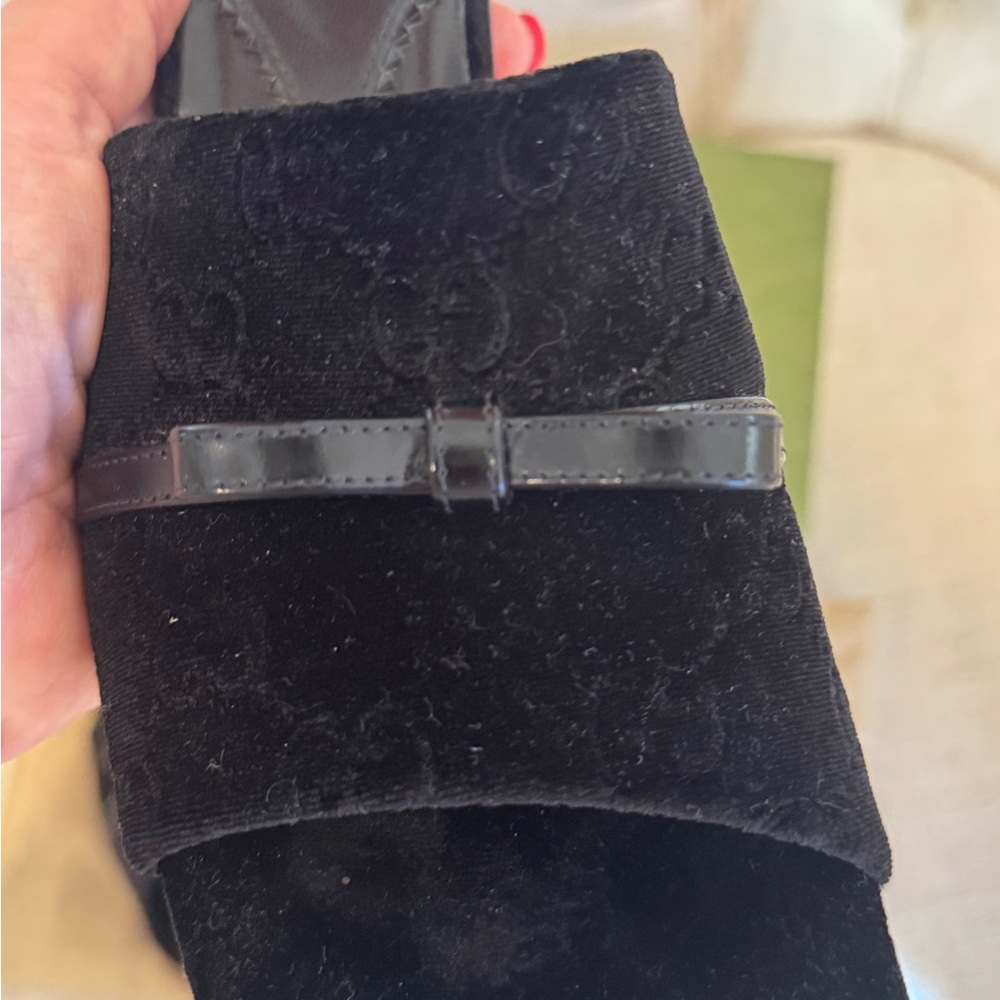 Auth. Gucci GG Monogram Velvet Bow Sandals - Picture 7 of 11